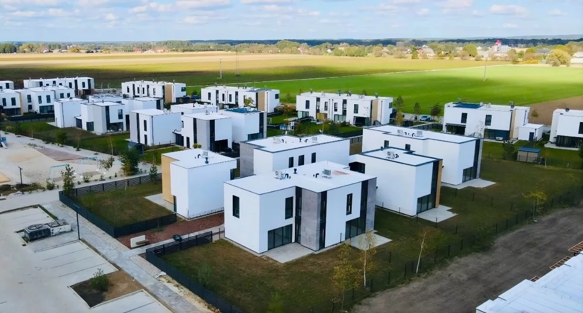 Nowe osiedle pod Toruniem przyciąga uwagę. Składa się z 58 ekologicznych domków