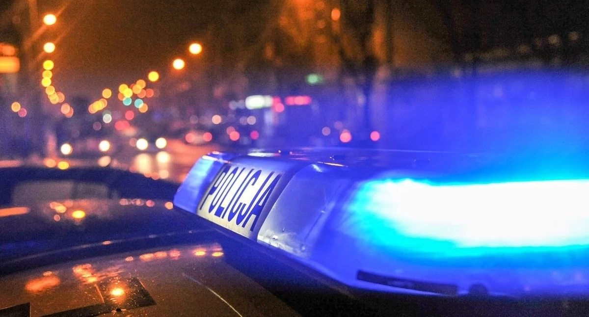 Wypadek na skrzyżowaniu w Toruniu. Młody motocyklista trafił do szpitala