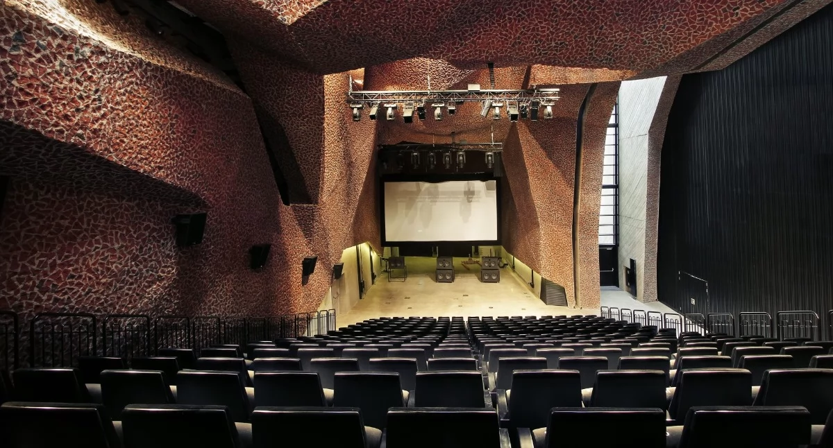 Kosmos Sztuki w Toruniu. Legenda polskiego teatru zagra swój słynny pierwszy spektakl