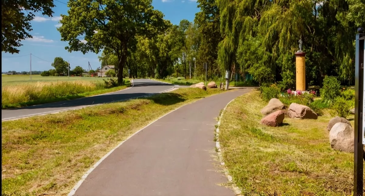 Pod Toruniem powstała nowa ścieżka rowerowa. Trasa ma ponad 3 kilometry