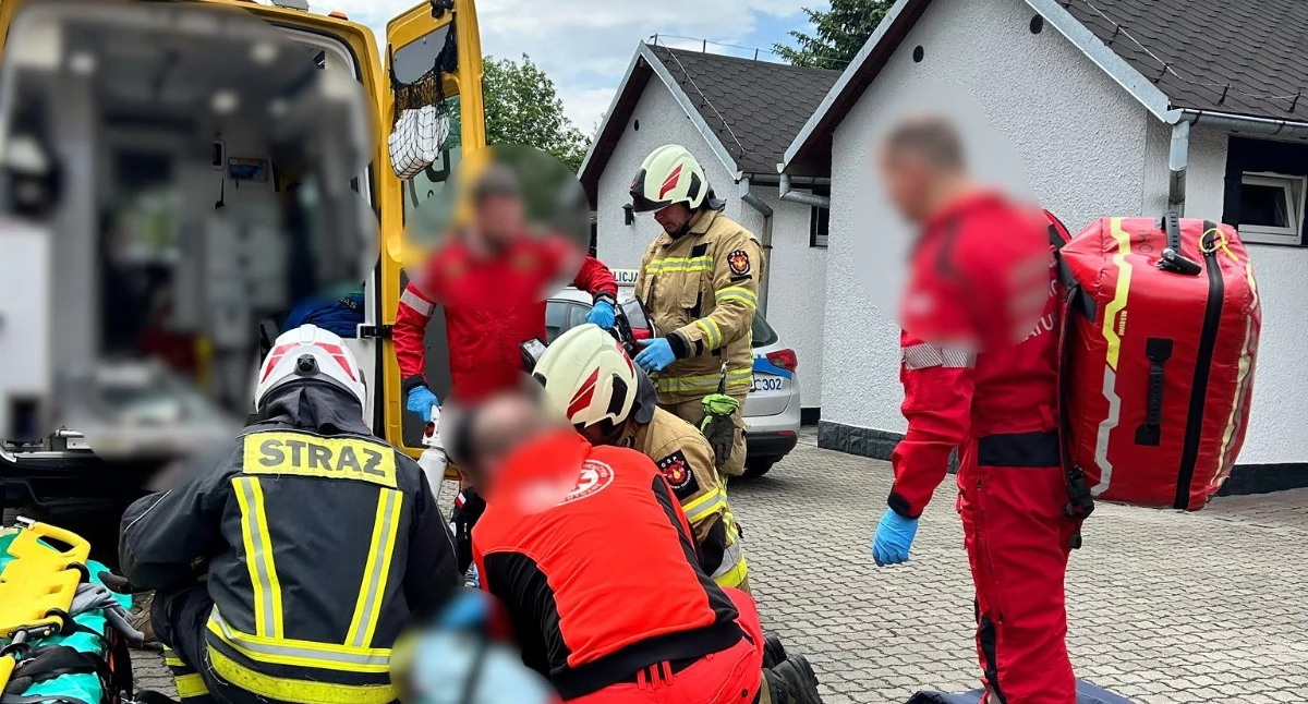 Mężczyzna spadł z dachu pensjonatu pod Toruniem. Na miejscu lądował śmigłowiec LPR