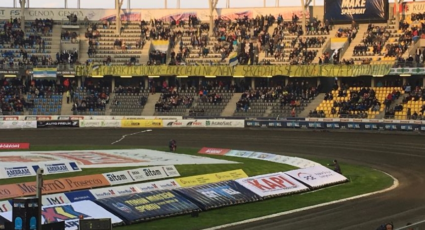 Kontrowersyjny transparent na Motoarenie. Kibice do Vaculika