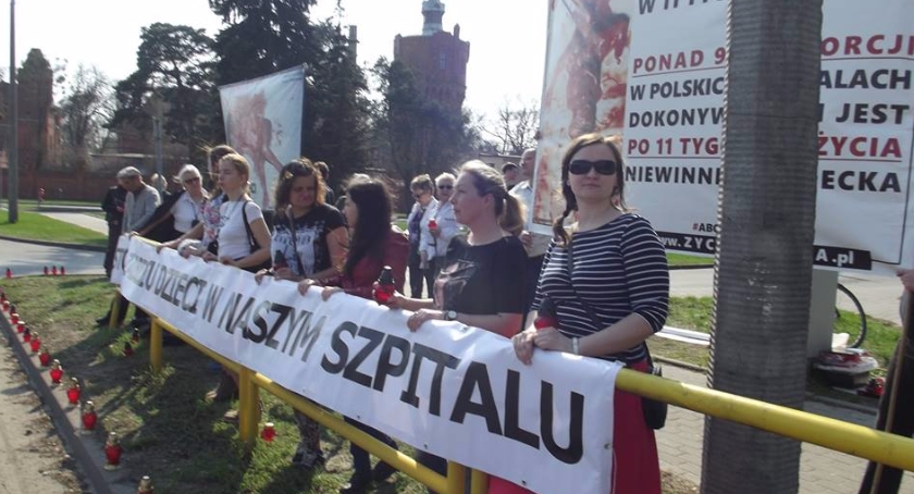 Dziś protest przed szpitalem na Bielanach. Znowu z drastycznymi zdjęciami!