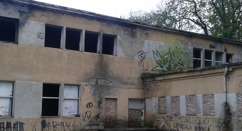 To nie Prypeć, to Toruń! Zobacz opuszczoną część szpitala wojskowego [WIDEO]