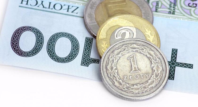 Cała prawda o zarobkach! Najlepiej w regionie zarabiają w...