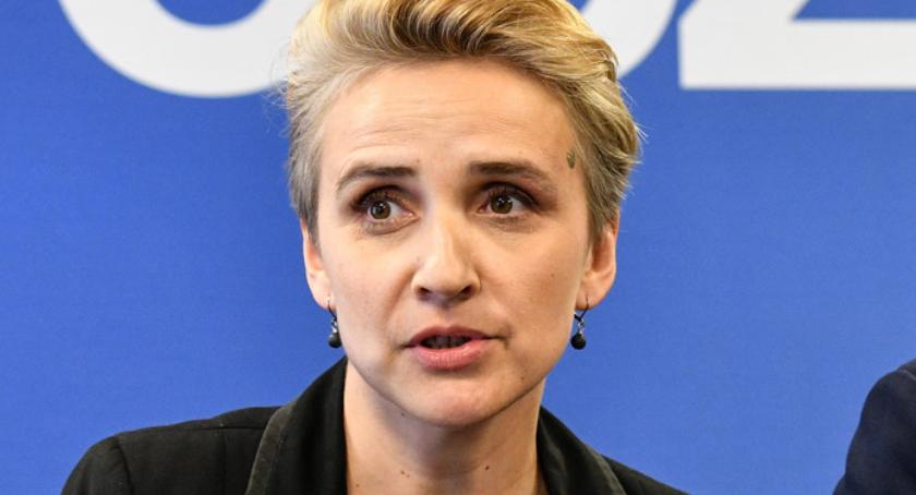 Zaskakujące słowa posłanki z Torunia! PiS cierpi na przypinkofobię?