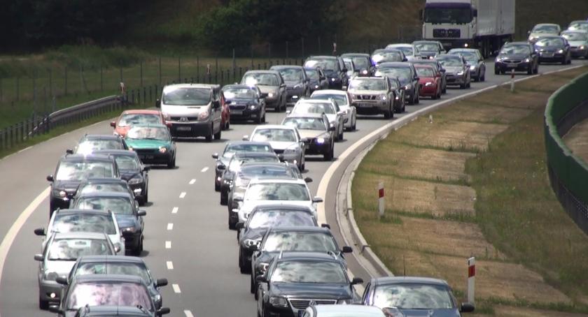 Polacy wracają do domu. Korki w okolicach Torunia na A1