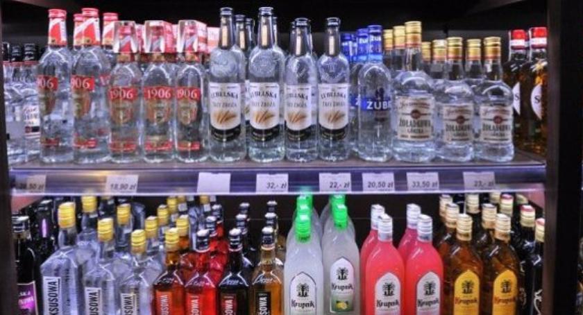 Kolejne trzy sklepy z koncesją na alkohol