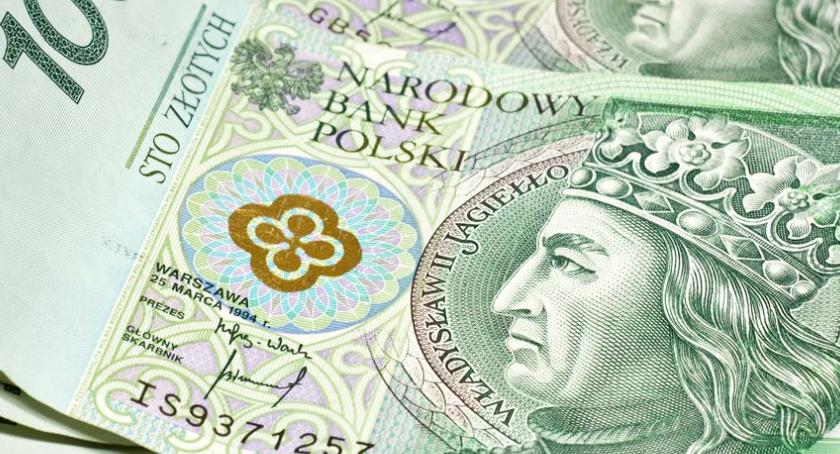 Ile zarabiają mieszkańcy Torunia? Szok! Poniżej średniej krajowej... [SZCZEGÓŁY]