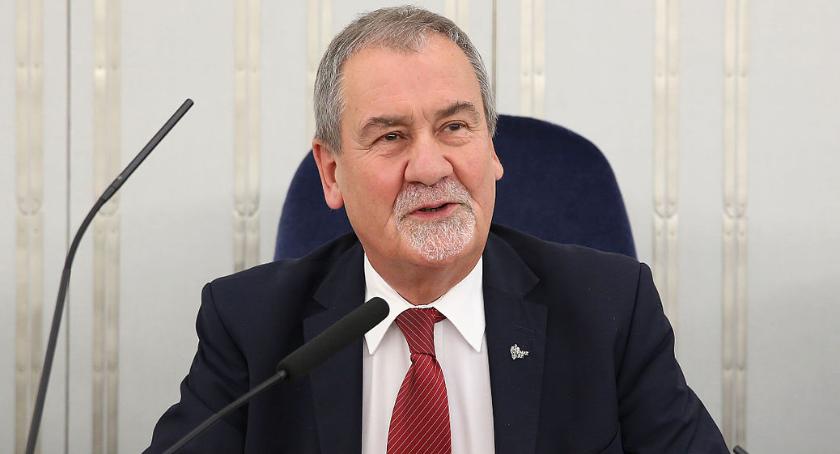 Były senator PO zaatakowany słownie na cmentarzu
