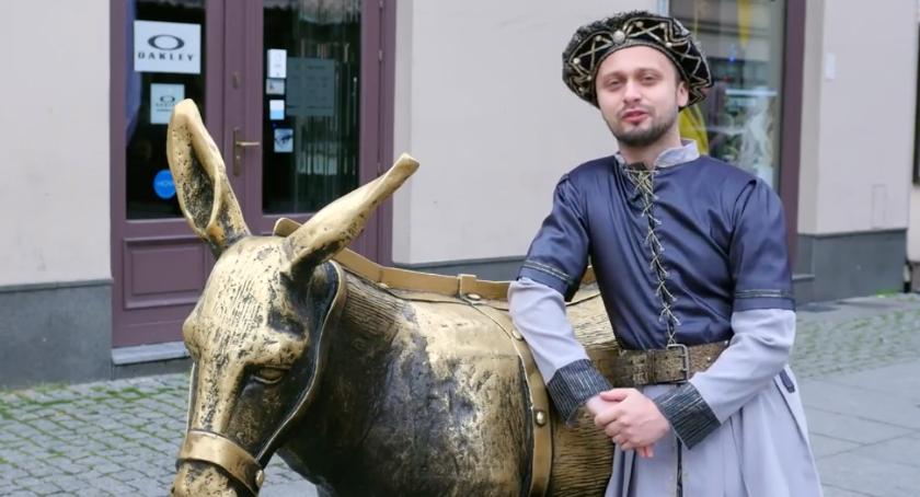 Znany bloger przyjechał do Torunia i opowiedział trochę o historii miasta [WIDEO]