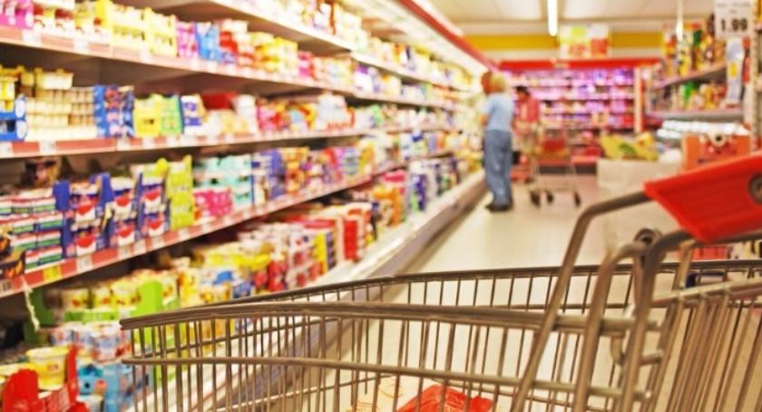 Sklepy i urzędy. Jak będą pracować 14 i 15 sierpnia?