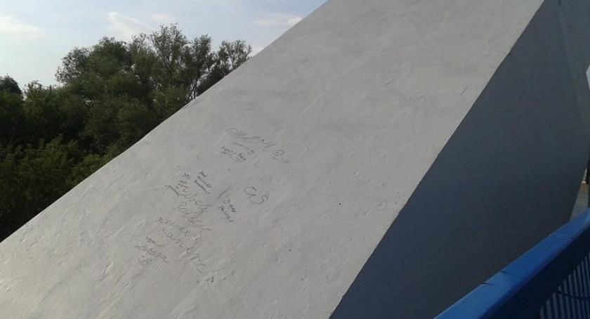Most ponownie zaatakowany przez wandali. Jak oni to zrobili?! 
