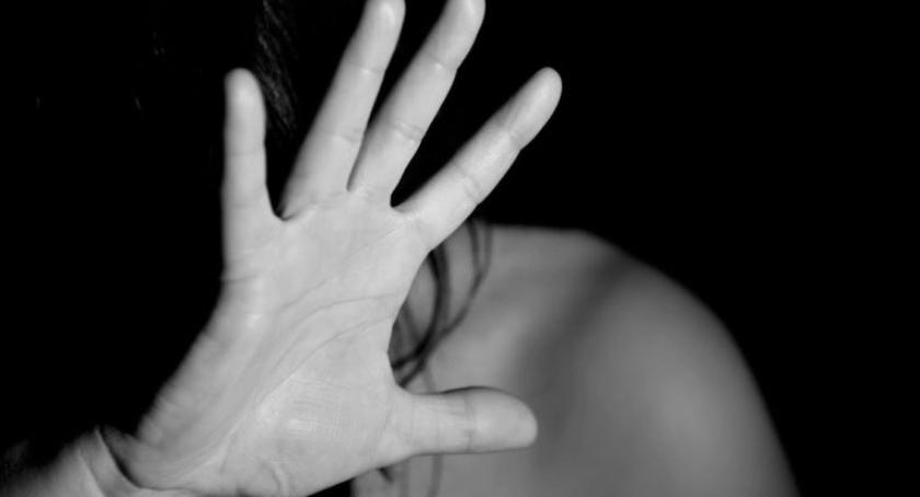 Bulwersująca sprawa z Torunia. Upokarzały, dręczyły i pobiły swoją koleżankę