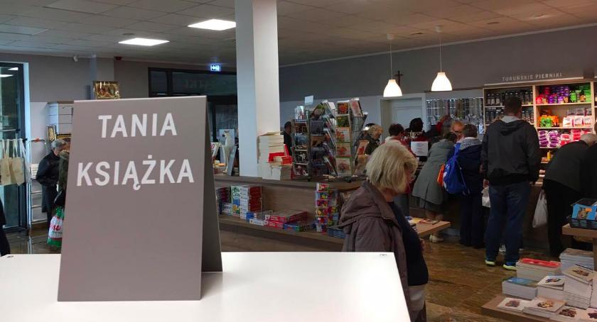 Księgarnia ojca Rydzyka. Co w niej znajdziemy? [FOTO]