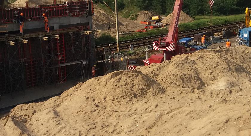 Trwa przebudowa ważnej ulicy w Toruniu za 17 milionów złotych [FOTO]