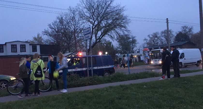 Samochód potrącił pieszego. Duży korek