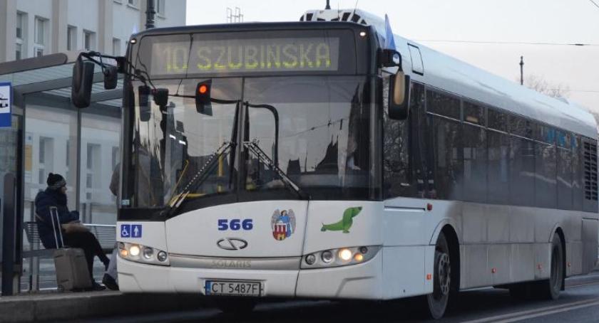 Spore zmiany w komunikacji miejskiej w okresie świąteczno-noworocznym [SZCZEGÓŁY]