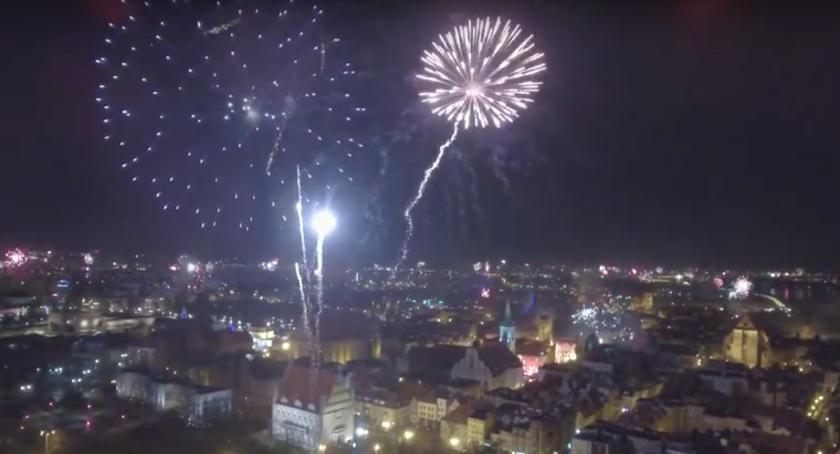 Efektowne powitanie nowego roku w Toruniu [WIDEO]