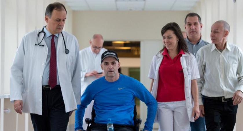 Czas na kolejny etap rehabilitacji Tomasza Golloba. Mistrz wybiera się w daleką podróż