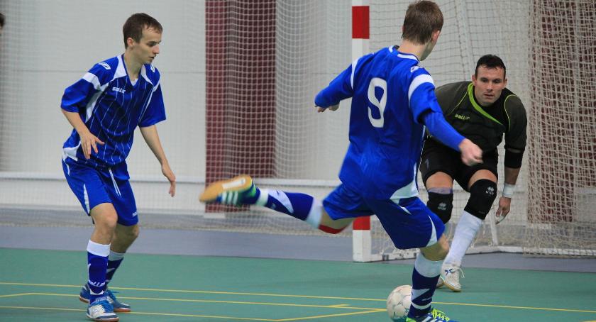 Brak śniegu na ferie problemem? Rozwiązaniem sporty halowe
