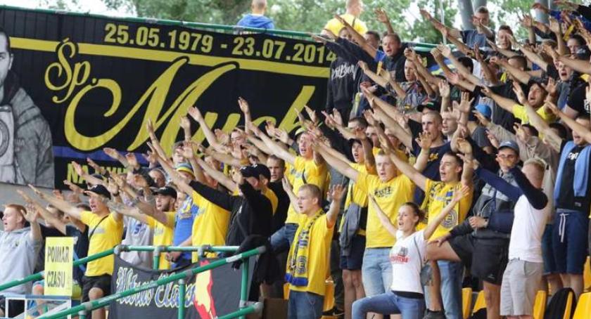 Kibice Elany Toruń najechali na posesję kibica żużla?
