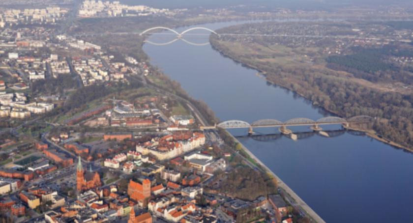 Kto zatruwa powietrze w Toruniu? Sprawdź raport eko-patrolu
