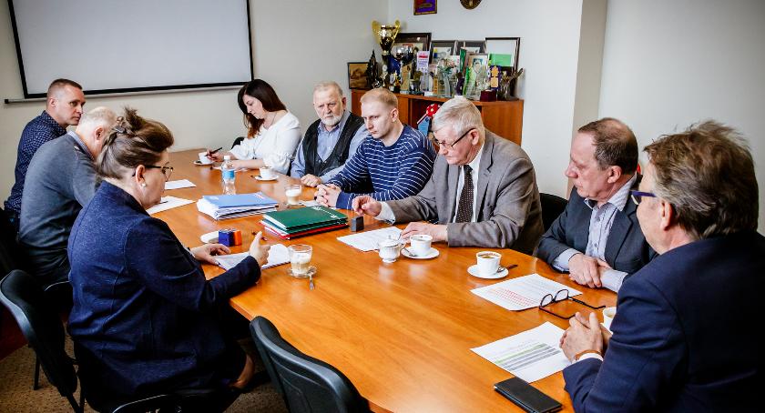 Ruszają prace na powiatowych drogach