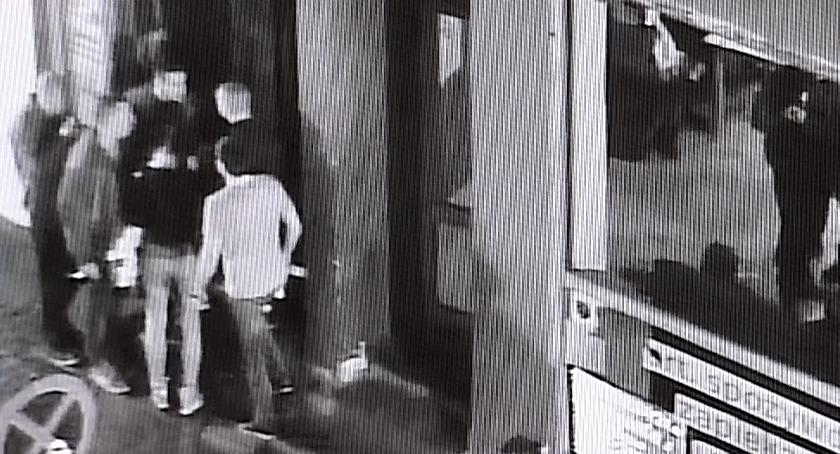 Sąd pokazał monitoring z zabójstwa przy Chełmińskiej w Toruniu [FOTO]