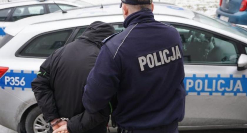 Policja zatrzymała zboczeńca, który nękał toruńskie studentki. Kim jest ten mężczyzna?