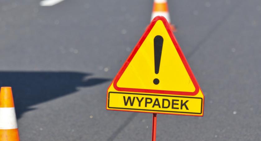 Duże utrudnienia pod Toruniem. Zderzyły się dwa samochody