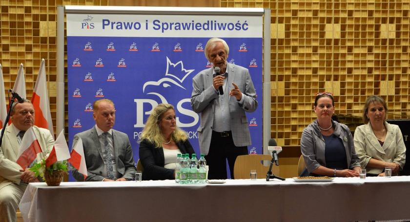 Politycy PiS objeżdżają kraj. Czas na spotkanie w naszym regionie