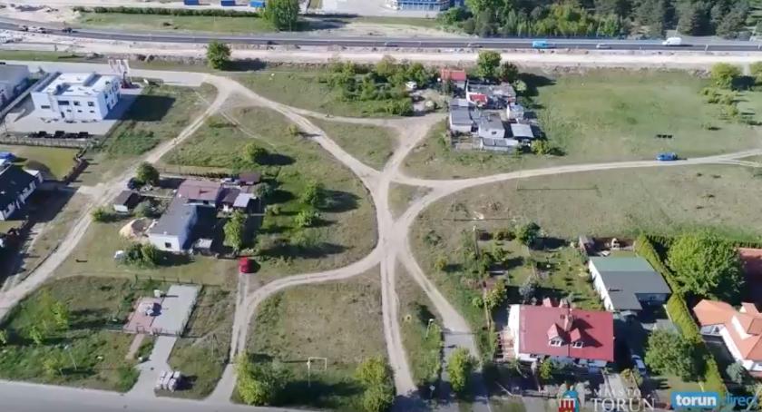 Miasto sprzedaje działki na lewobrzeżu za kilkaset tysięcy złotych. Co tam powstanie? [WIDEO]