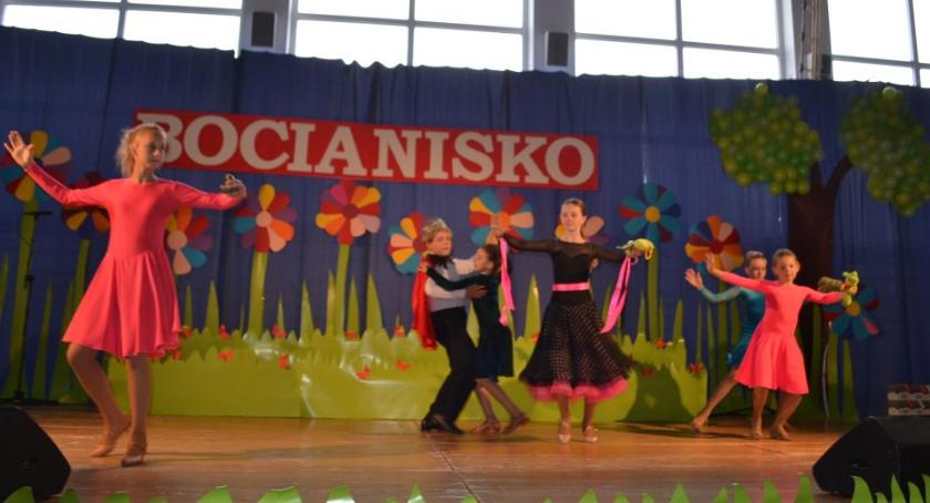Wyjątkowe popisy artystyczne. Prawie dwustu uczniów na scenie [FOTO]
