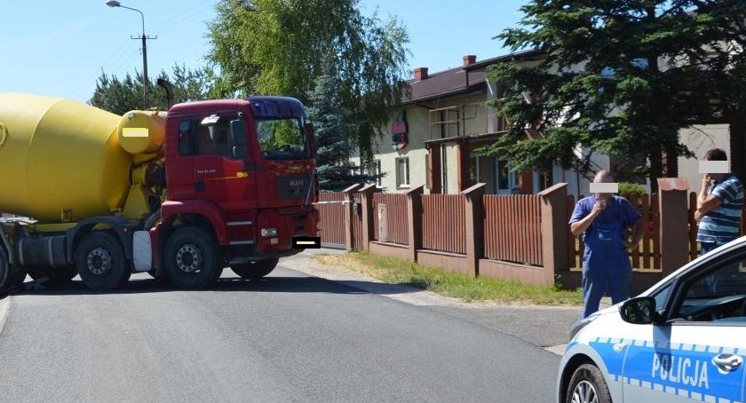 9-letnia rowerzystka wpadła pod ciężarówkę w Małej Nieszawce [FOTO]