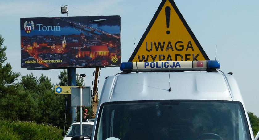 Trwa seria wypadków w Toruniu! Zderzenie motocykla z „osobówką” i kolejne potrącenie rowerzystki