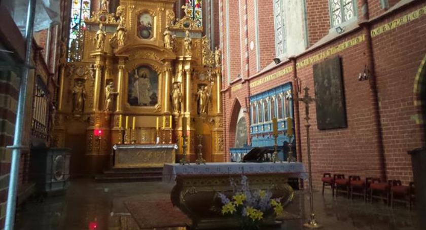 Kontrowersje wokół remontu kościoła św. Jakuba w Toruniu. Mieszkańcy oburzeni zmianami [FOTO]