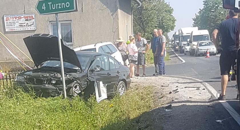 Groźny wypadek pod Toruniem. Zderzyły się trzy samochody osobowe [FOTO]