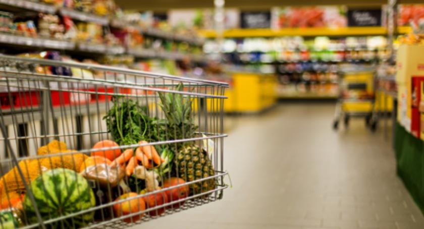 Uwaga, salmonella w mięsie! Lidl wycofuje towar