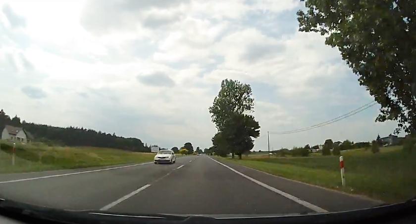 Tak się jeździ na trasie Toruń-Bydgoszcz. Dwie niebezpieczne sytuacje w ciągu kilku sekund [WIDEO]