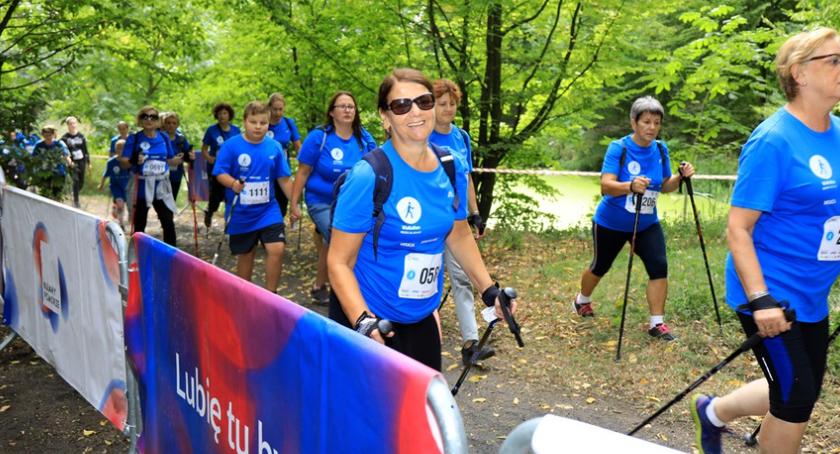 Przez Toruń przeszedł wielki marsz z kijami nordic walking [FOTO]