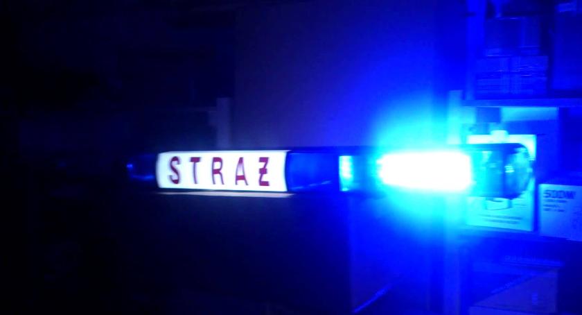 Nocna akcja strażaków w regionie. Zawalił się budynek, jedna osoba poparzona!