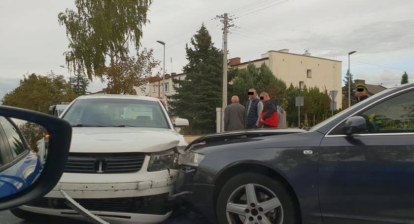Uwaga, utrudnienia na Wrzosach! Zderzenie dwóch osobówek