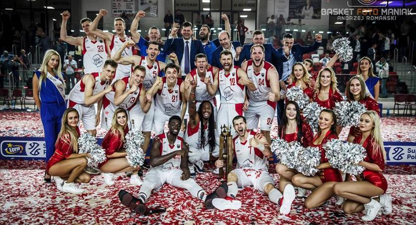 Twarde Pierniki z Superpucharem Polski! [SKRÓT MECZU]