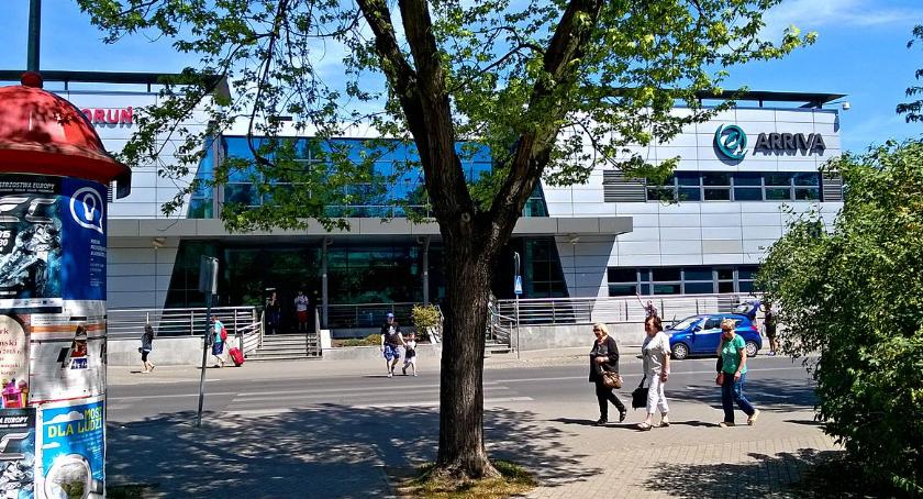 Czytelnik: Funkcjonowanie dworca autobusowego w Toruniu to żywy PRL [LIST]