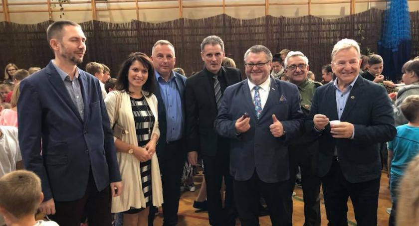 Legenda polskiego sportu odwiedziła szkołę pod Toruniem. Uczniowie podążą tropem mistrza [FOTO]