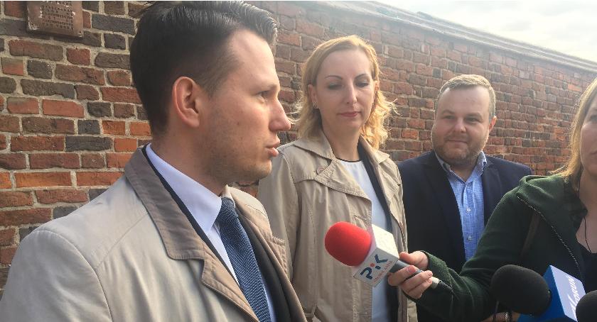 Sławomir Mentzen chce powtórzyć dawny eksperyment w prestiżowej szkole w Toruniu