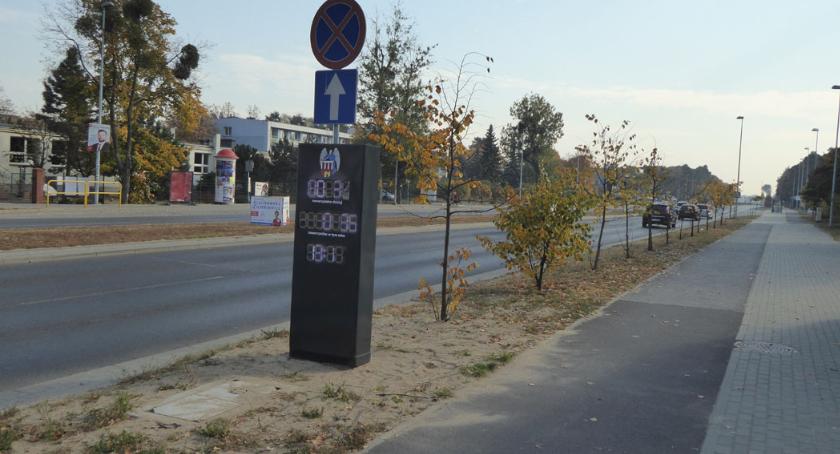 Nowe urządzenia stanęły przy głównych ulicach Torunia - o co chodzi?