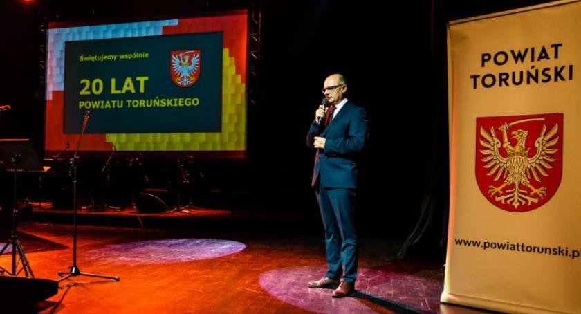 Dwadzieścia lat powiatu toruńskiego. Co zmieniło się wokół Torunia? [FOTO]