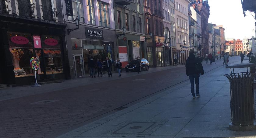 Zmiany na Szerokiej. Miejsce klubu go-go zajmie restauracja znanego celebryty [FOTO]
